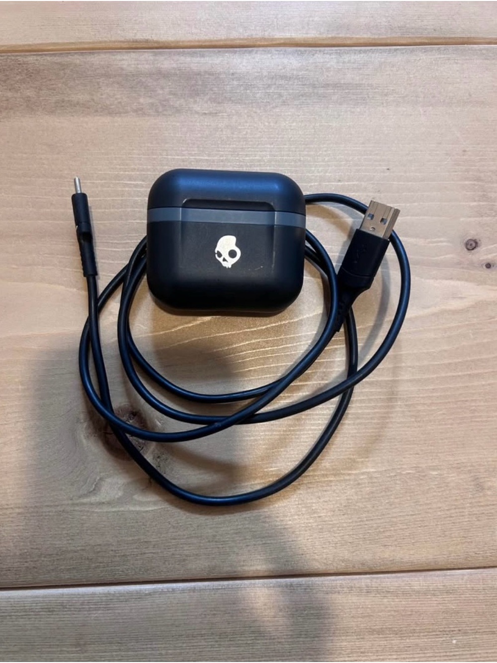 Skullcandy Black Wireless Earbud Charging Case with USB-A Cable